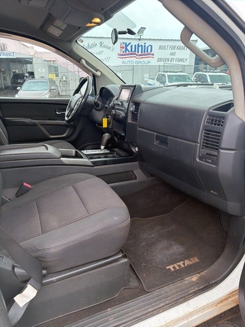 2015 Nissan Titan SV